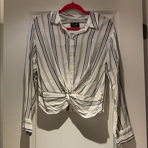 Abercrombie & Fitch Cropped Button Down